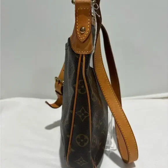Authentic Louis Vuitton Monogram Odeon PM Crossbody with certificate - Picture 7 of 15